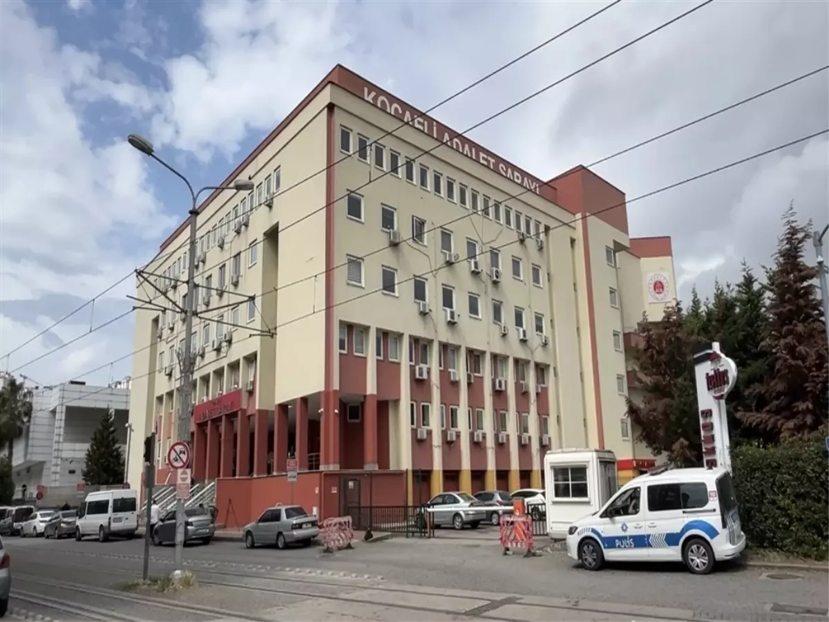 Kocaeli Adliyesi’ndeki Emanet Deposunda 2 Kilo Altın ve 6.400 Dolar Çalındı