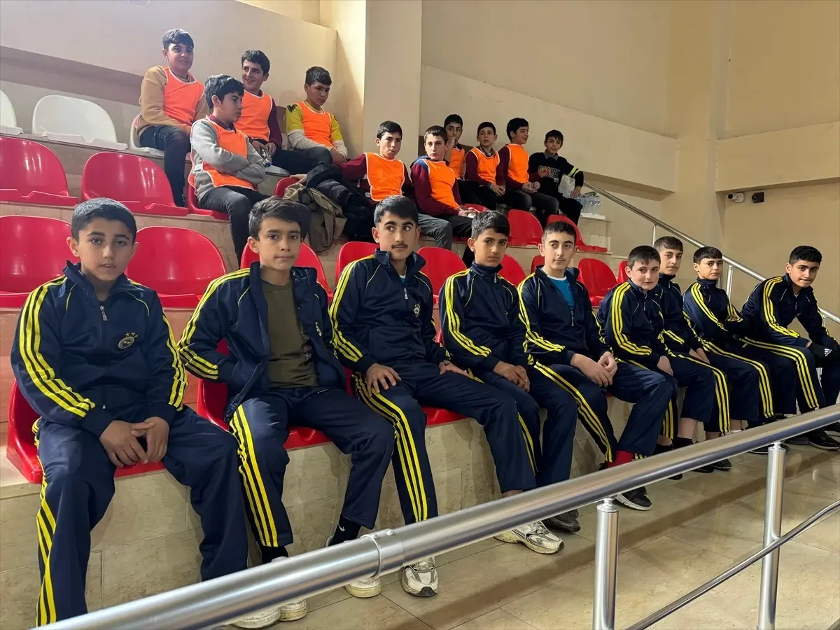 Korkut’ta Okullararası Futsal Turnuvası Heyecanla Başladı