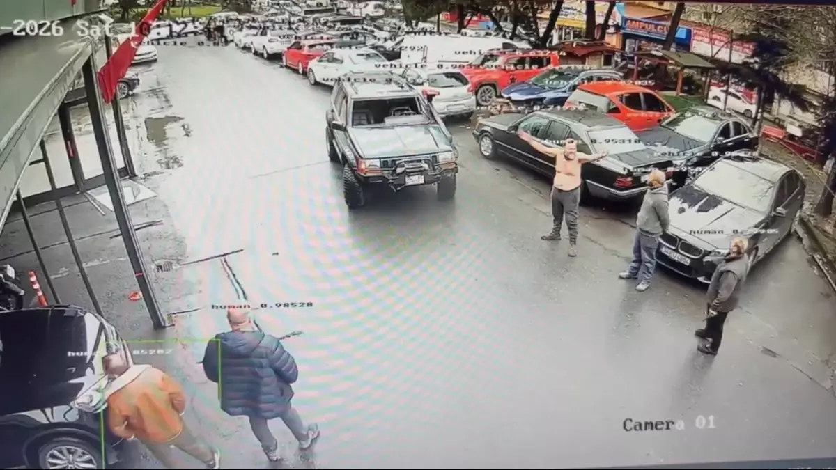 Esnaf, Silahla Eski Ortaklarını Tehdit Etti; Yarı Çıplak Kaçışta Tutuklandı