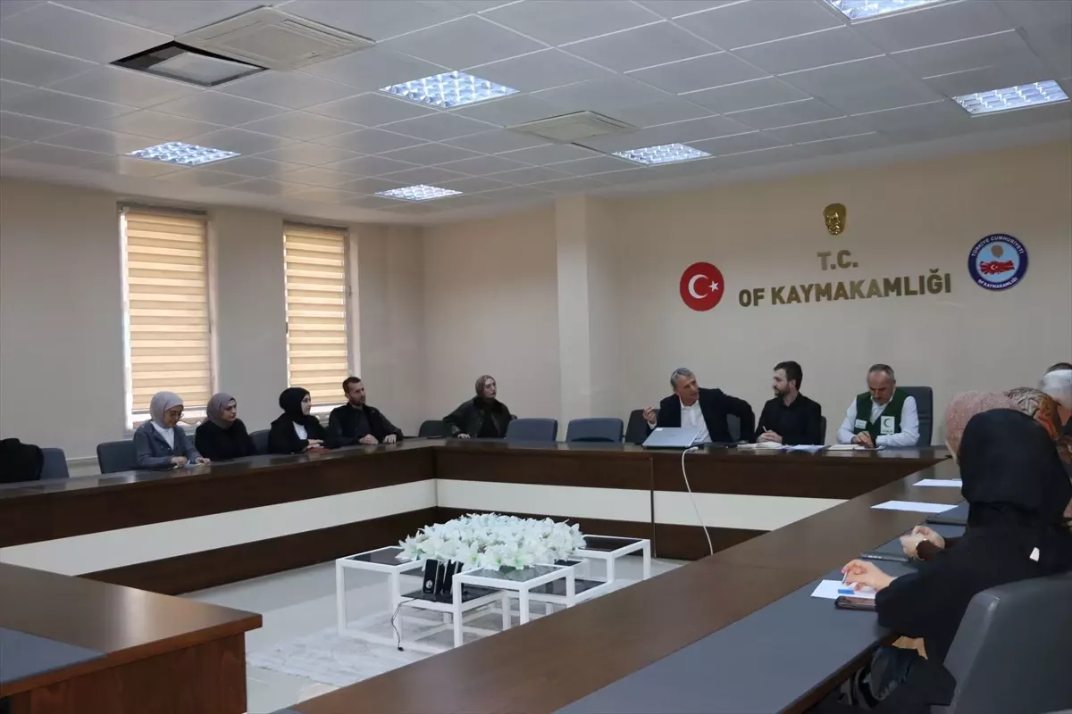 Of’ta Gençler İçin Bağımlılık ve Akran Nezaketi Konulu Toplantı Gerçekleştirildi