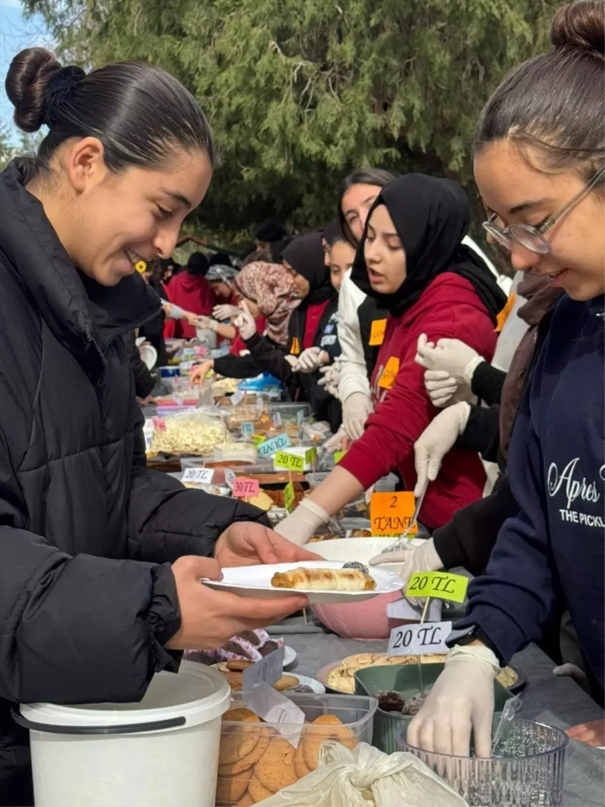 Karaköprü'de Öğrencilere Destek: Kermes Etkinliği