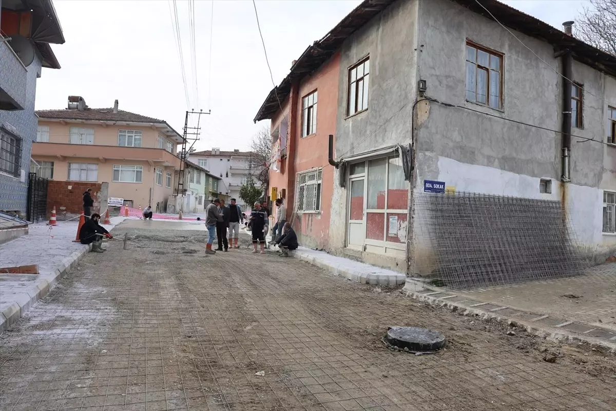 Vezirköprü Belediyesi Taşkale Mahallesi'nde Baskı Beton Yol Projesine Başladı