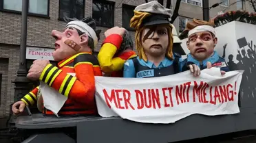 Almanya’nın Ren Nehri Şehirlerinde 500 Bin Kişiyle Büyük Karnaval