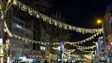 Fevzipaşa Caddesi Ramazan Atmosferiyle Işıl Işıl