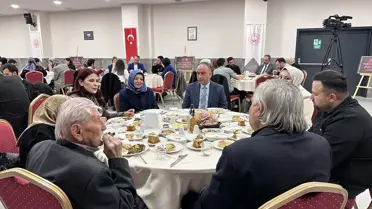Genç çiftlerin evlilik töreni ve kutlamaları