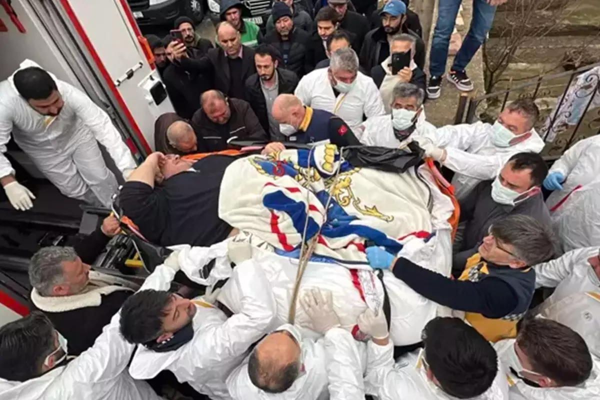 300 Kilo Engin Akbadal, Özel Ekip ve Obez Ambulansla Ankara'ya Taşındı