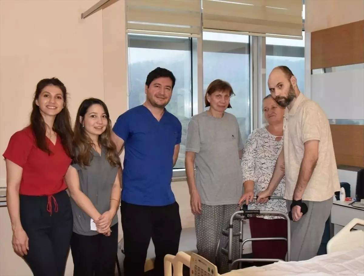 Çanakkale'de Trafik Kazası Sonrası Rus Çift Sağlıklı Şekilde Taburcu Edildi