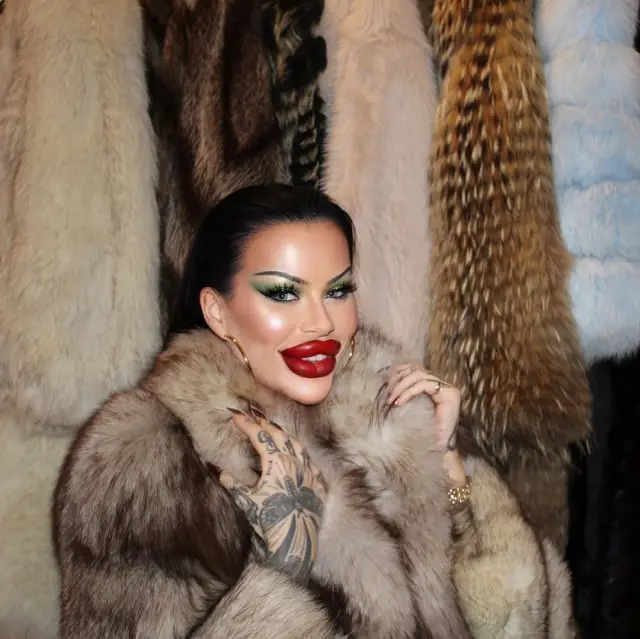 Fetisch Barbie'nin estetik süreci