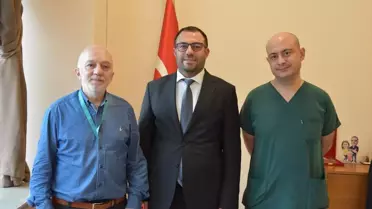 Operasyon sonrası bebek ve doktorlar