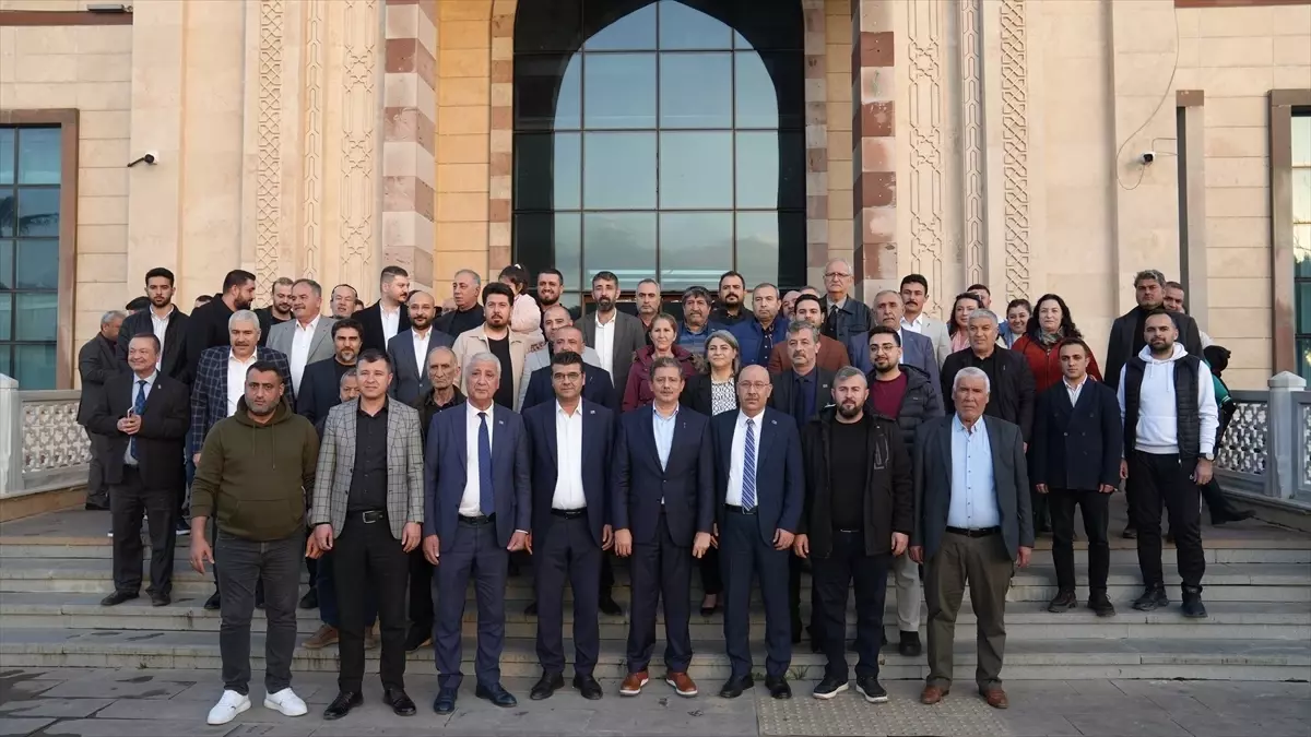 Anahtar Parti'nin Demiröz'ü Adana'da Çiftçilerle Tarım Vizyonunu Paylaştı