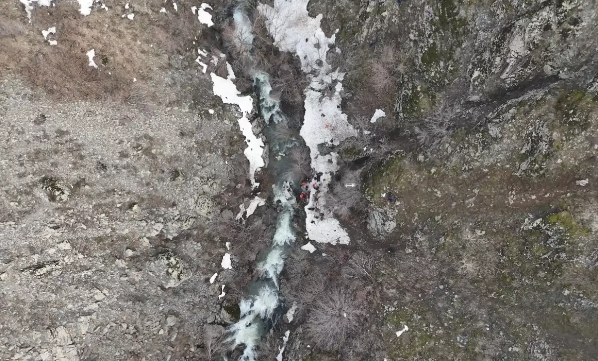 Bitlis Güroymak’ta Hafif Ticari Araç Dereye Çıktı: 3 Ölü, 5 Yaralı