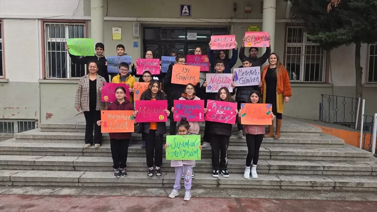 Çorlu Ortaokulu Öğrencileri Esnaf Ziyaretiyle Toplumsal Sorumluluk Bilincini Güçlendirdi