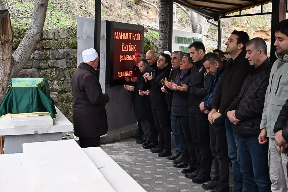 Adana’da 1,5 Yaşındaki Çocuk Yaya Geçidinde Motosiklet Kazasıyla Hayatını Kaybetti