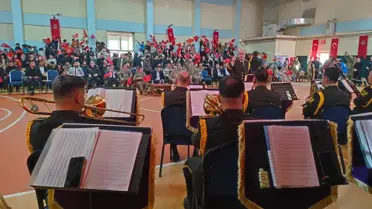 Diyarbakır 7. Kolordu Bando Komutanlığı Hakkari'de Coşkulu Konser Düzenledi