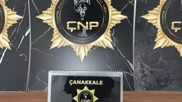 Operasyonda ele geçirilen uyuşturucu ve silah