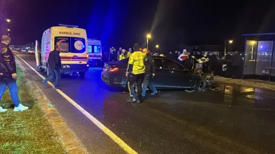 Düzce’de Halk Otobüsü Çarpışma Sonrası Devrildi: 5 Kişi Yaralı