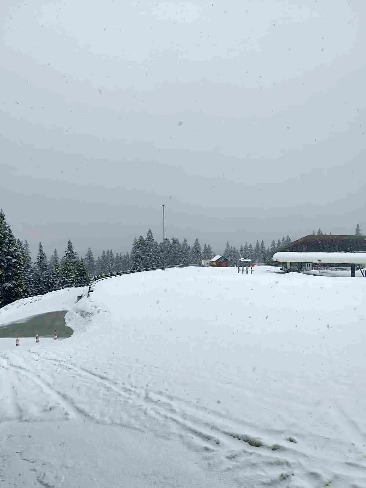 Ilgaz Dağı'nda Nisan ayına sürpriz kar yağışı