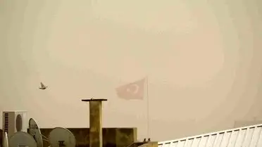 Kilis’te Sınırdan Gelen Toz Bulutları Görüş Mesafesini Düşürdü